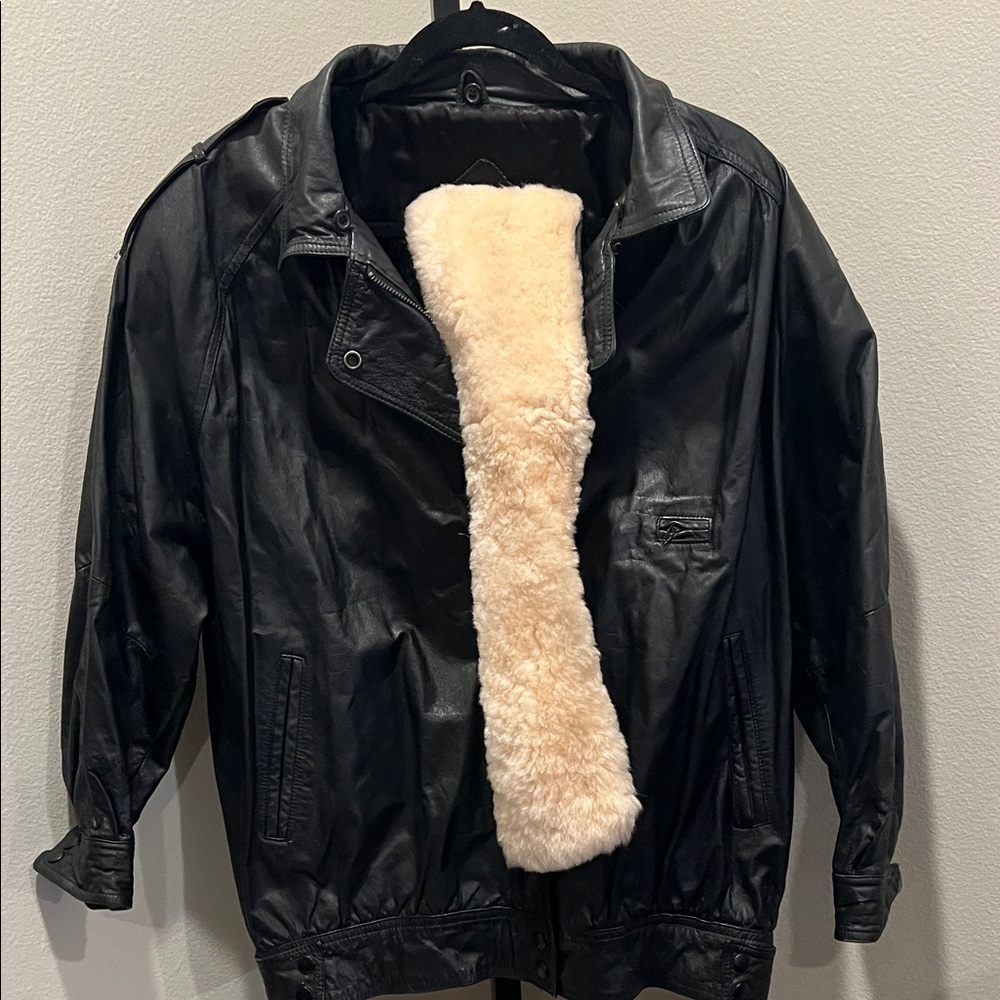 Vintage Nordstrom brass plum Black Leather Jacket with removable Cream Collar. - Picture 5 of 5